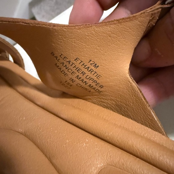 Earth Woman’s Leather Tan Strappy Sandals size 12 - Picture 6 of 6